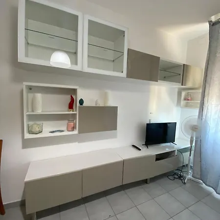 Domus 46 * Roma
